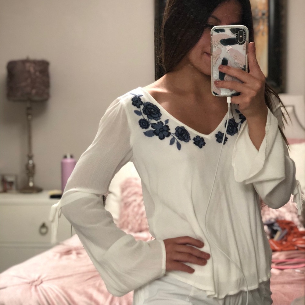 Hollister top